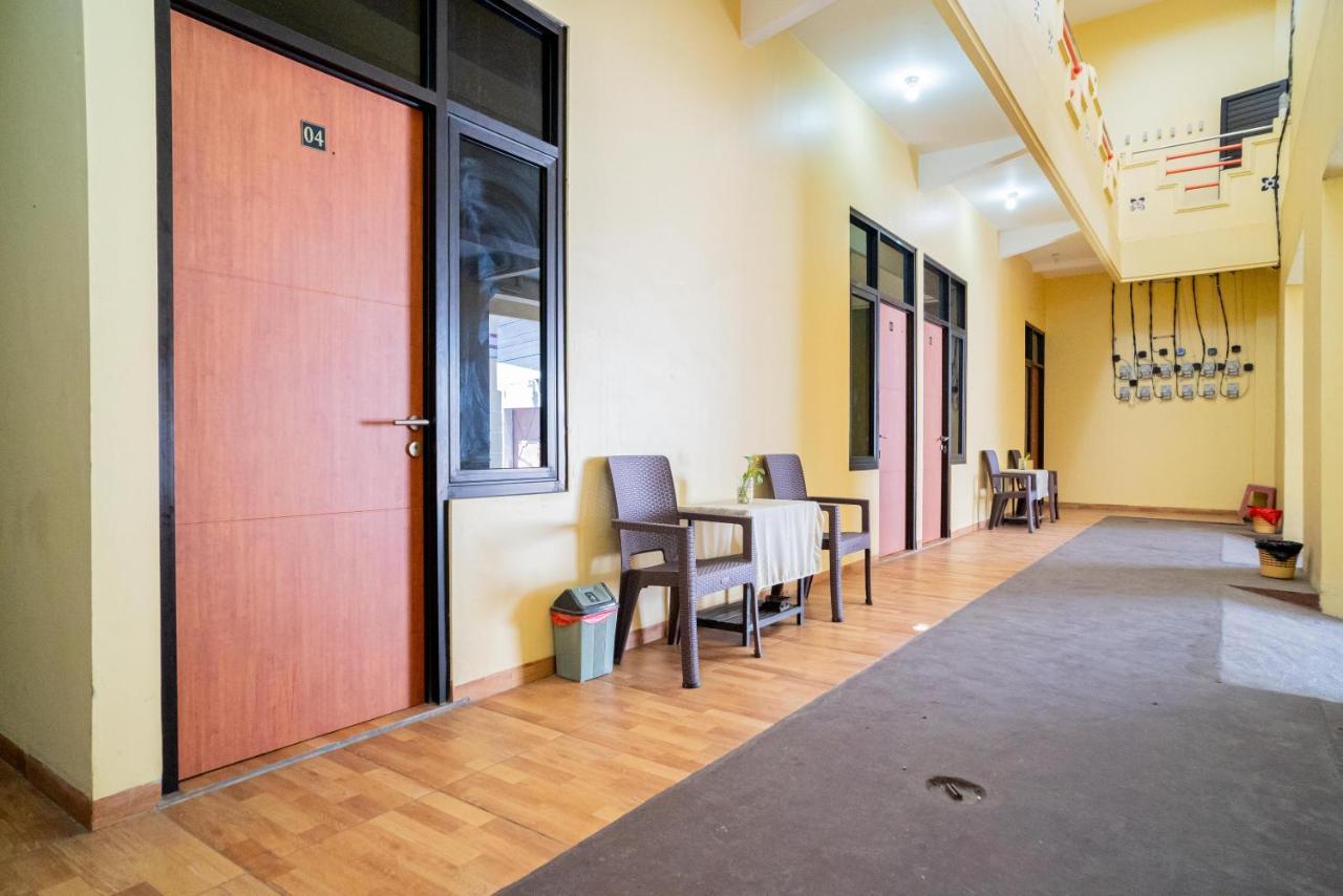 Reddoorz Syariah Near Jembatan Merah Plaza Krembangan Eksteriør billede